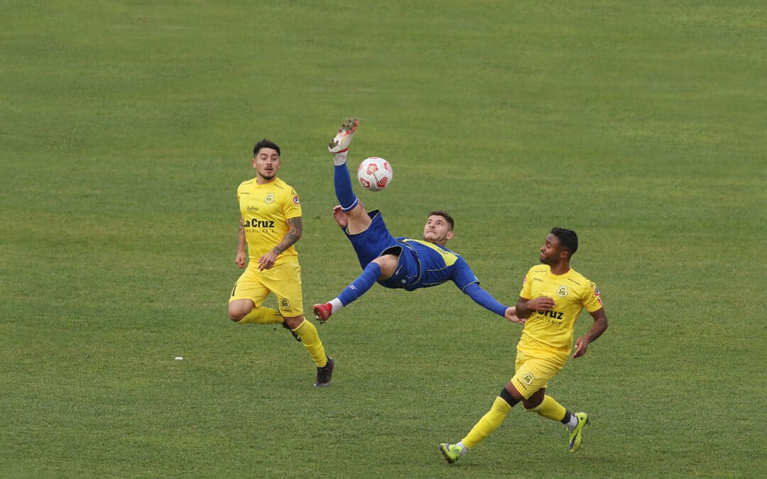 Barnechea y San Luis igualaron sin goles en el Municipal de La Pintana