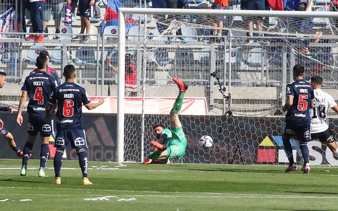 Colo Colo venció a Universidad de Chile en el Superclásico y sigue firme en el liderato