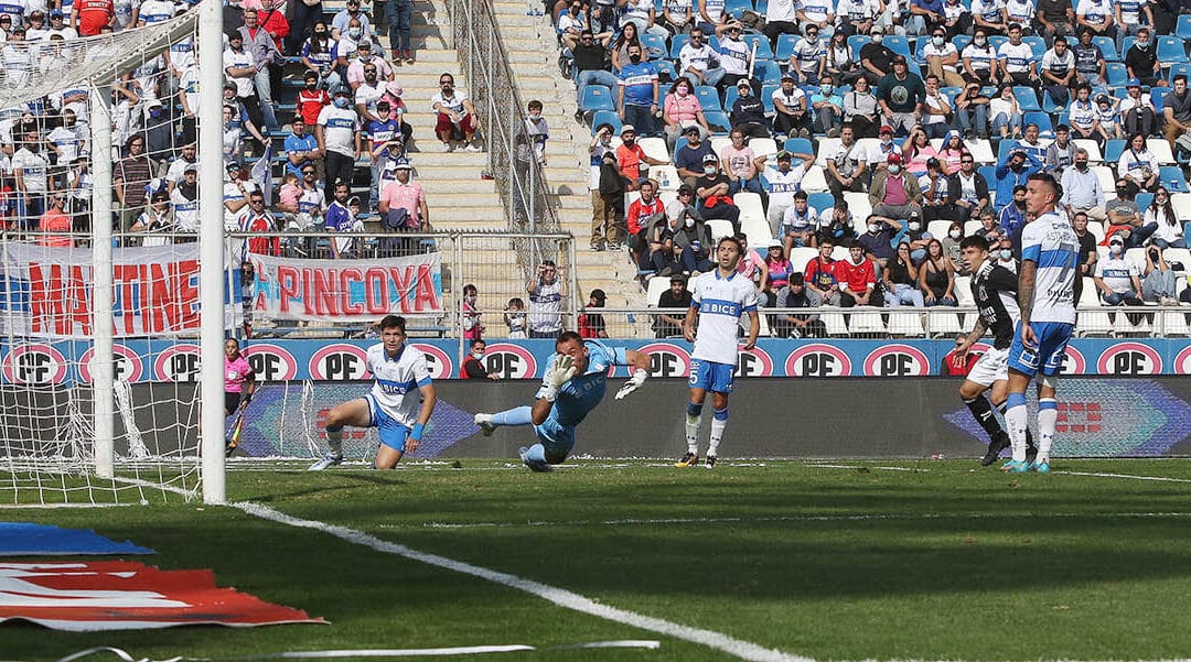 Colo Colo rescató un agónico empate ante la UC en un “intenso” Clásico en San Carlos de Apoquindo