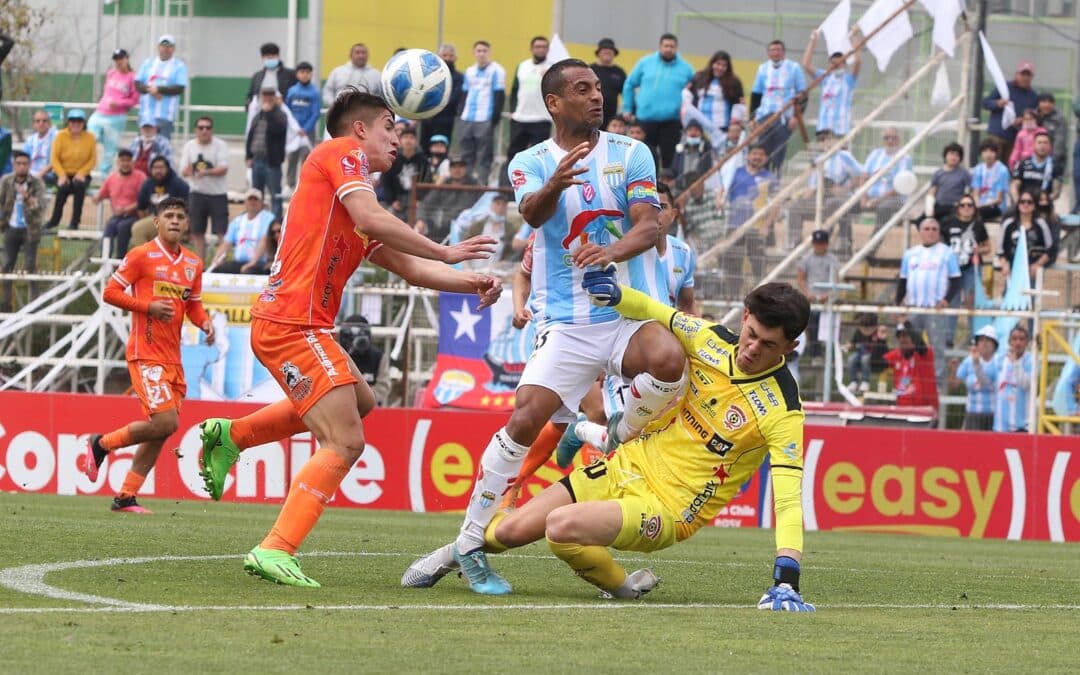 Magallanes y Cobreloa igualaron sin goles y dejan la llave abierta en Copa Chile