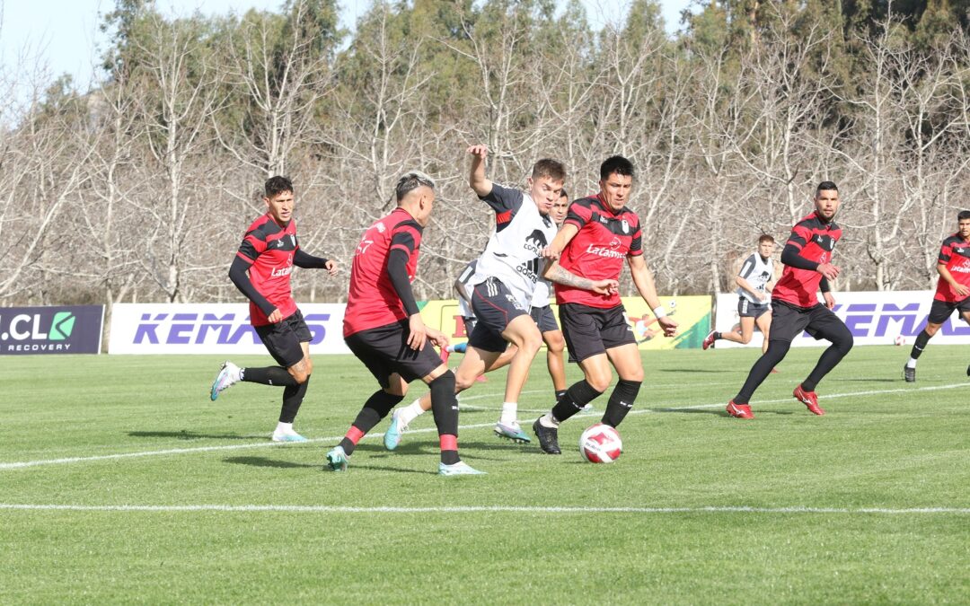 *FOTOS* Colo Colo y Santiago Morning disputan partido amistoso en Complejo Deportivo del Sifup
