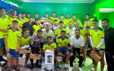 Sifup entregó zapatos de fútbol a plantel de Trasandino tras robo sufrido el fin de semana