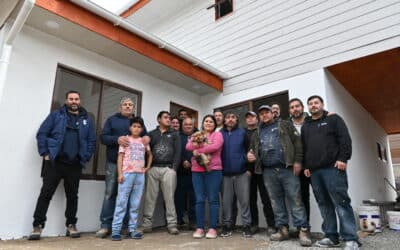 Sifup entregó viviendas a futbolistas afectados por los incendios del sur del país